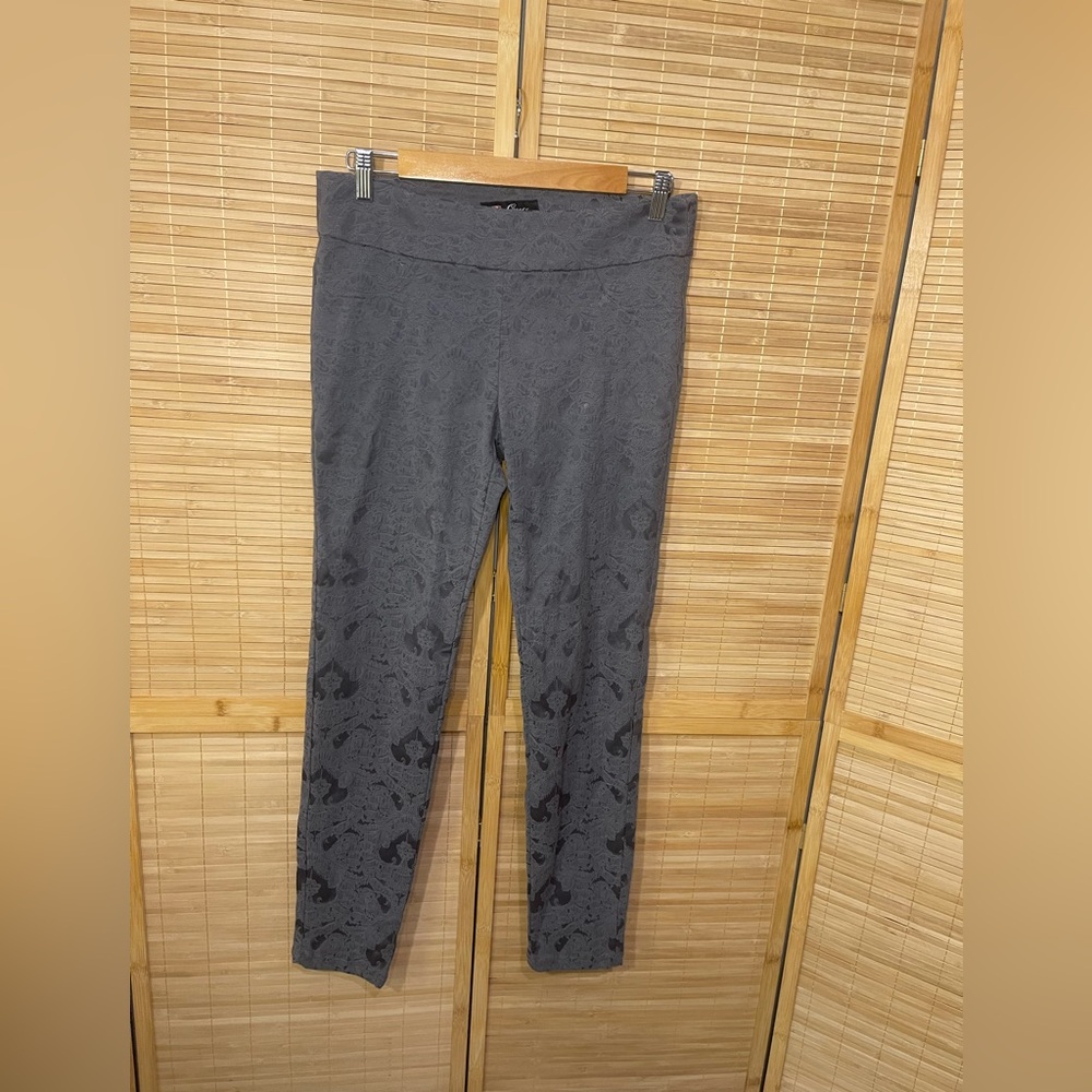 Guess pull on gray lace skinny pants slacks woman’s size medium